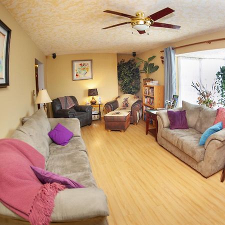 Tiga Bed And Breakfast Yellowknife Exterior foto