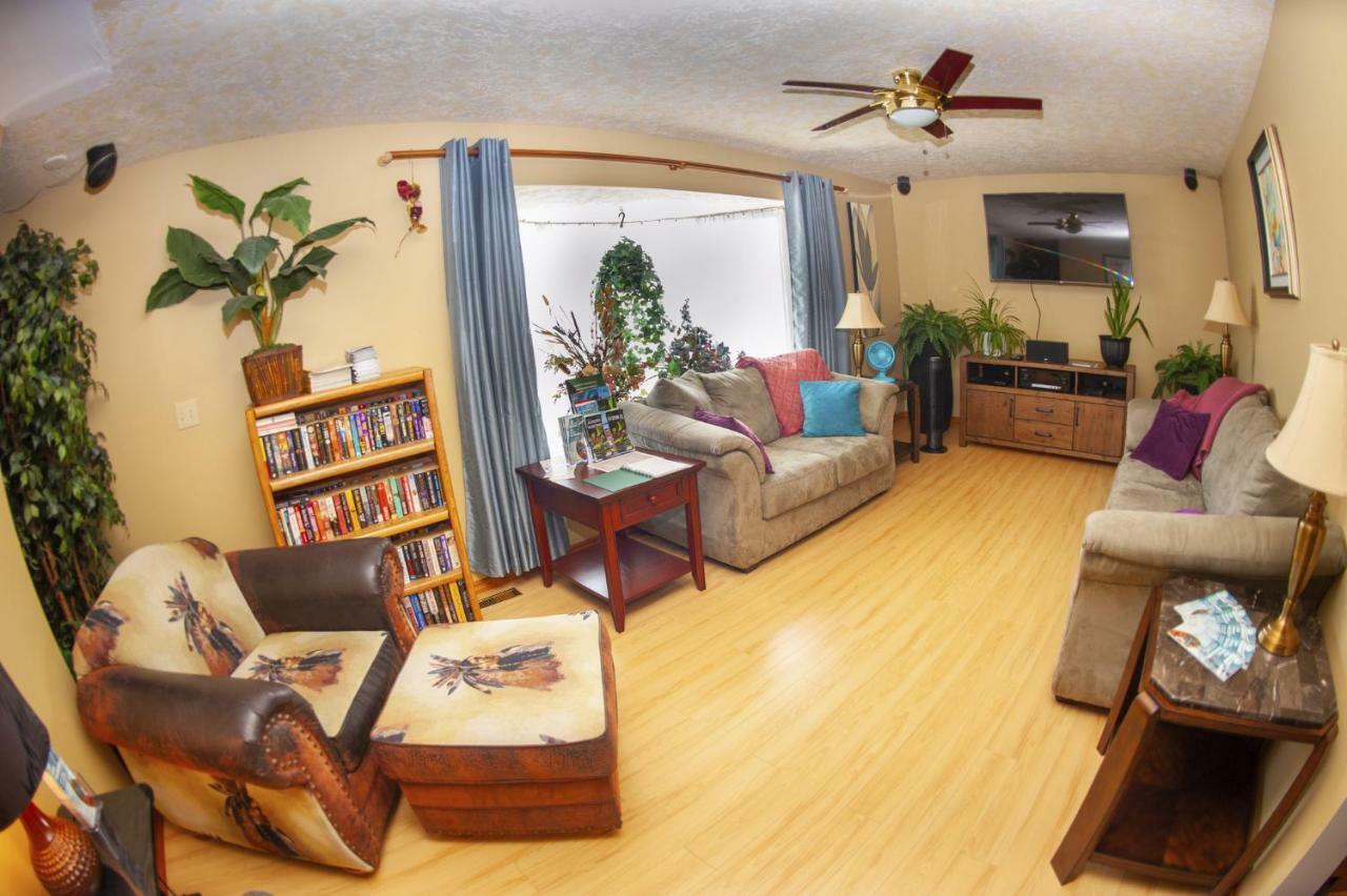 Tiga Bed And Breakfast Yellowknife Exterior foto